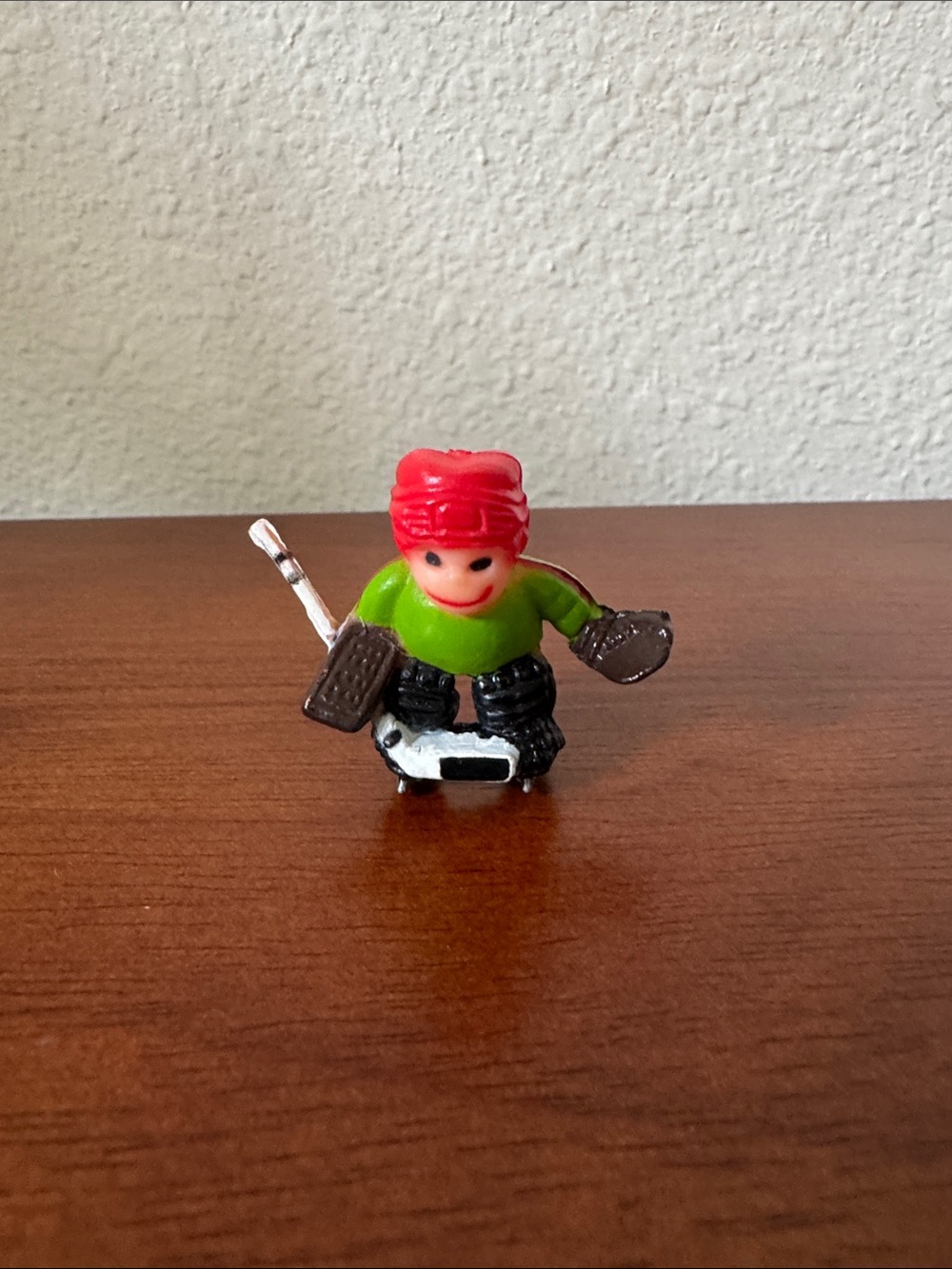 Vintage Kinder Surprise Toy Hockey Player Dudes 1998 Goalie